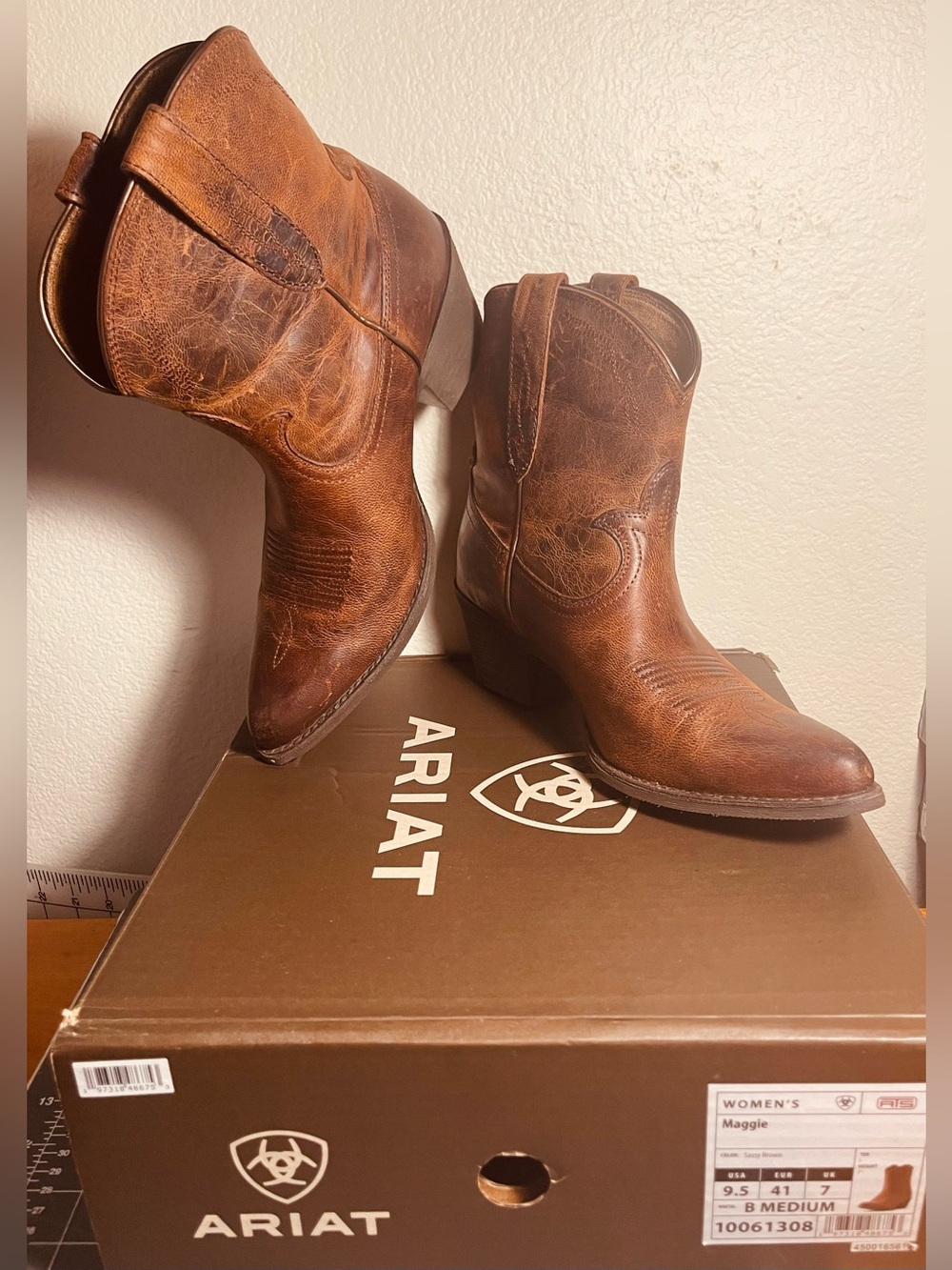NWT Ariat Maggie Leather Western Ankle Boots Sassy Brown - Women's 9.5 B